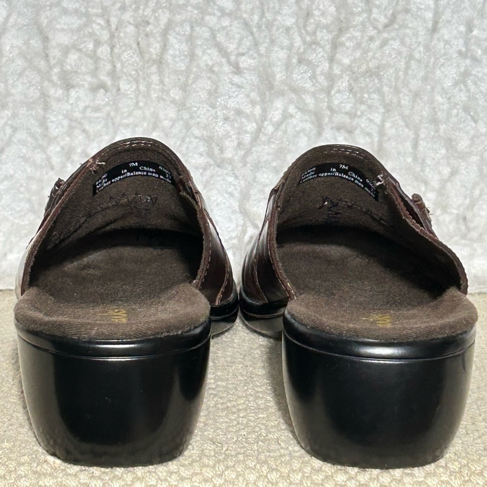 Clarks Womens Brown Leather Slip On Mule Clogs Wedge Shoes SZ US 7 M - Picture 4 of 12